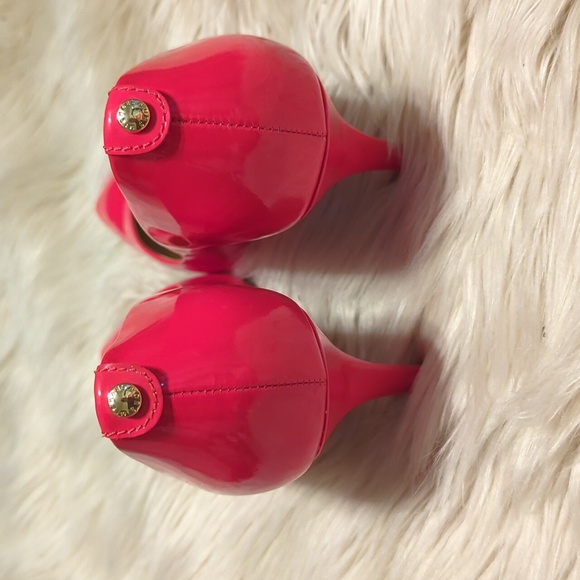 Michael Kors Pointy toe 3" stiletto heel with small gold detail sz 9.5 - Picture 4 of 10